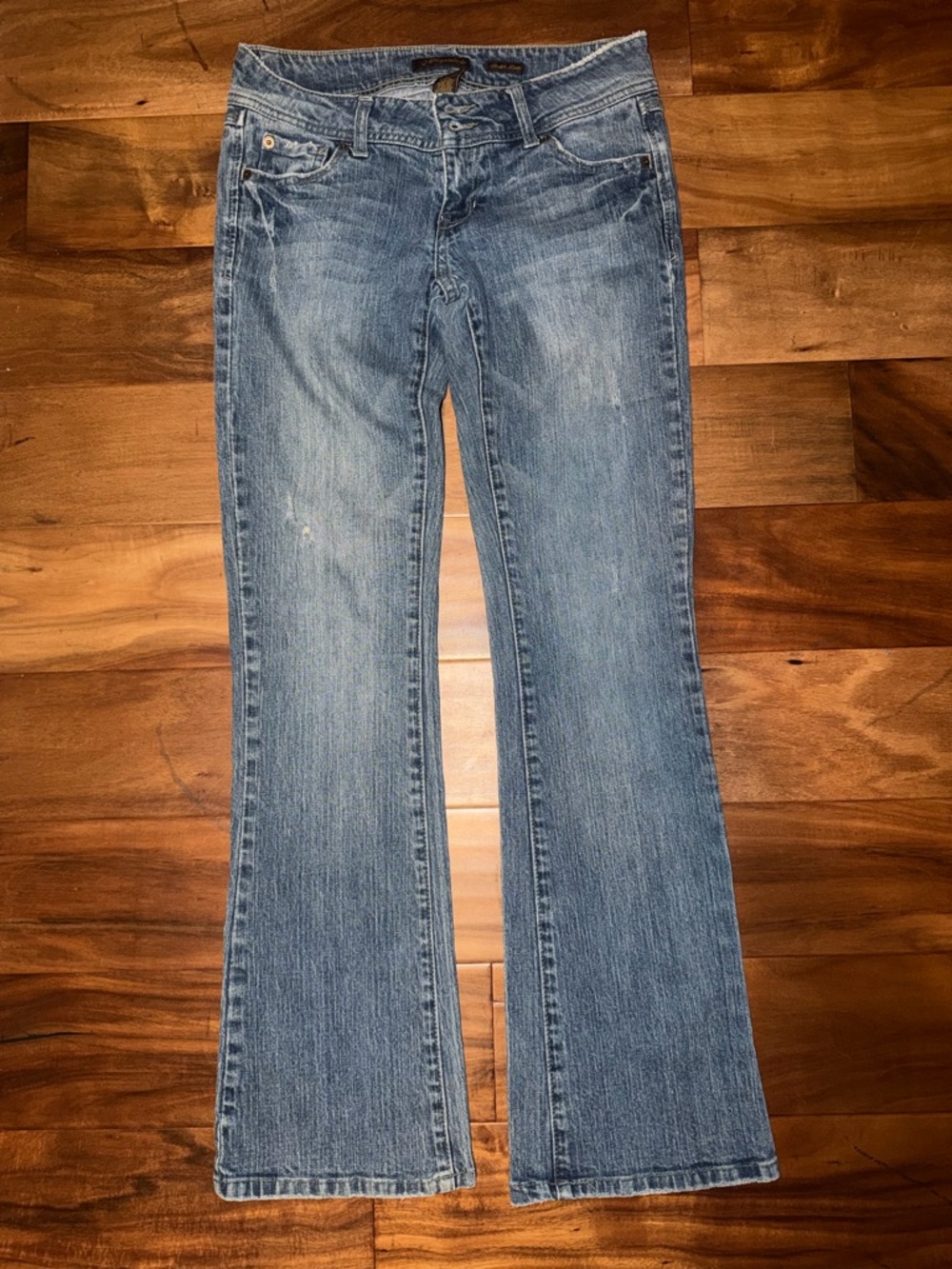 Vintage Aeropostale boot cut jeans
Size 3/4R